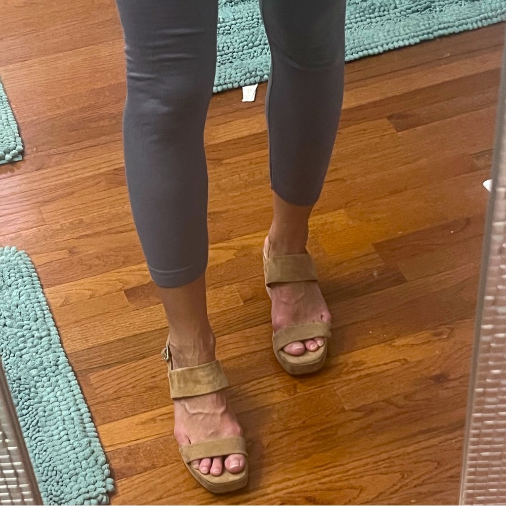 Steve Madden Suede Tan / Nude Platform Sandals